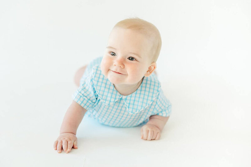 six month old milestone baby photographer near goldsboro nc