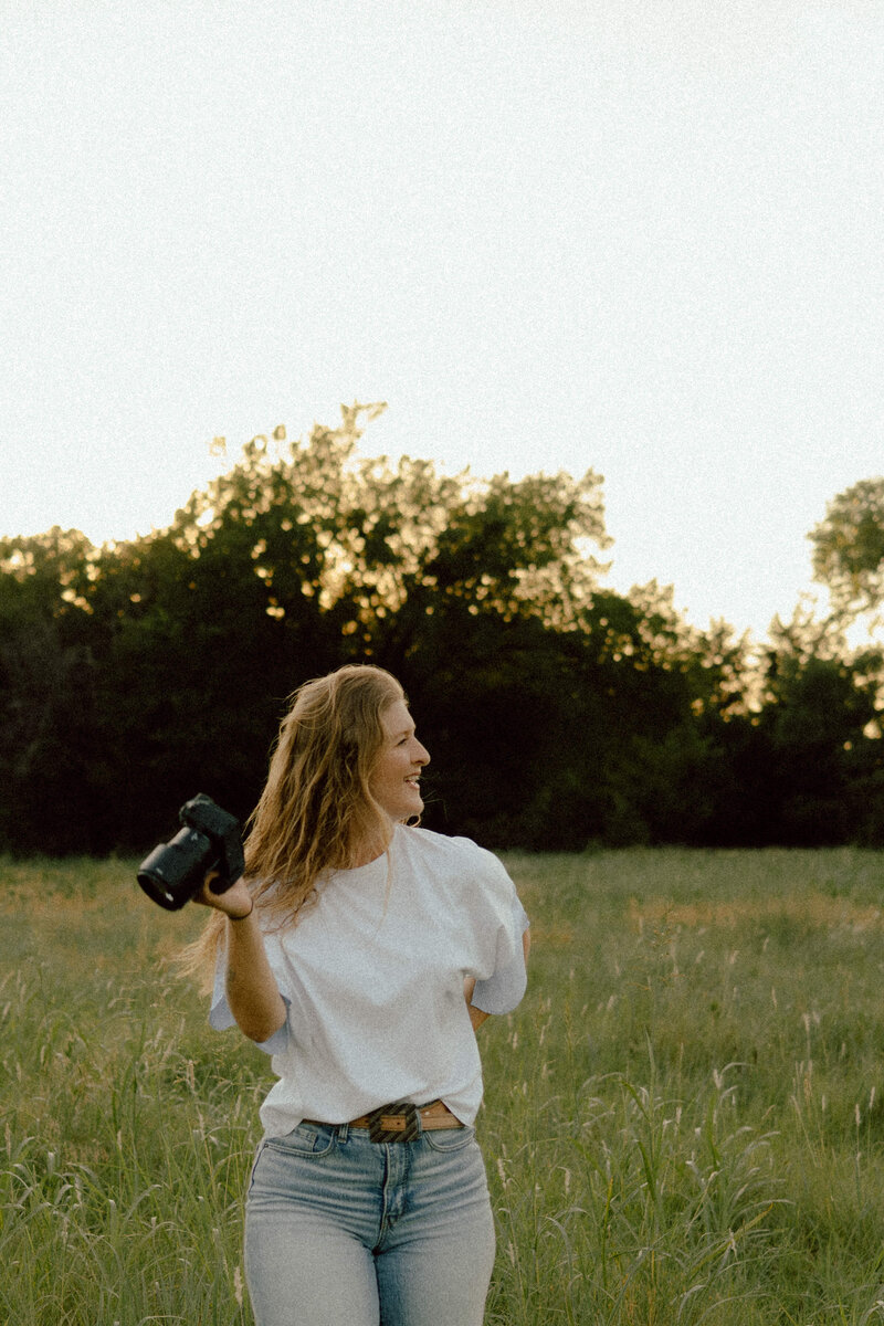 headshot of oklahoma wedding photographer