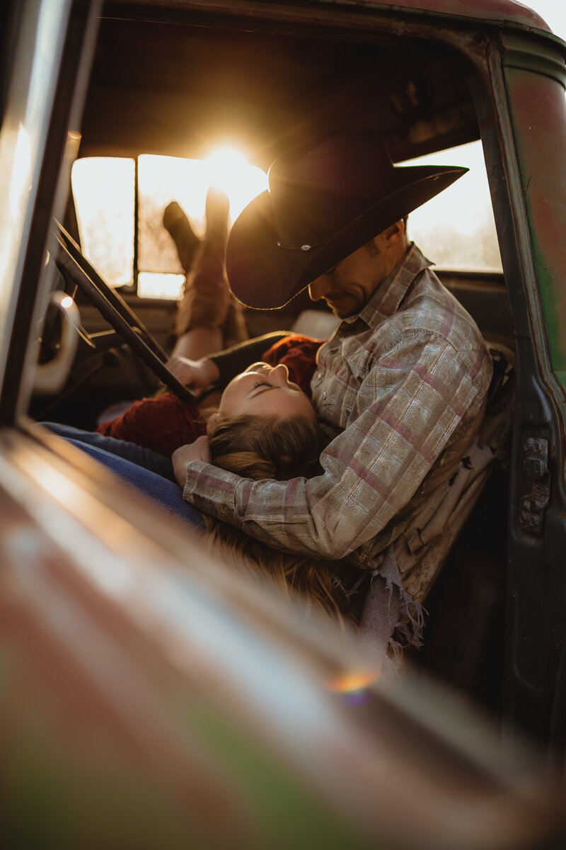 ENGAGEMENT SESSION IN OLD TRUCK ON FAMILY FARM