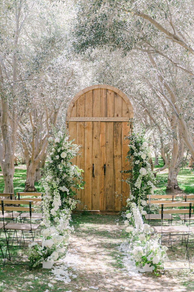 temecula-olive-ranch-wedding-ceremony-floral-details