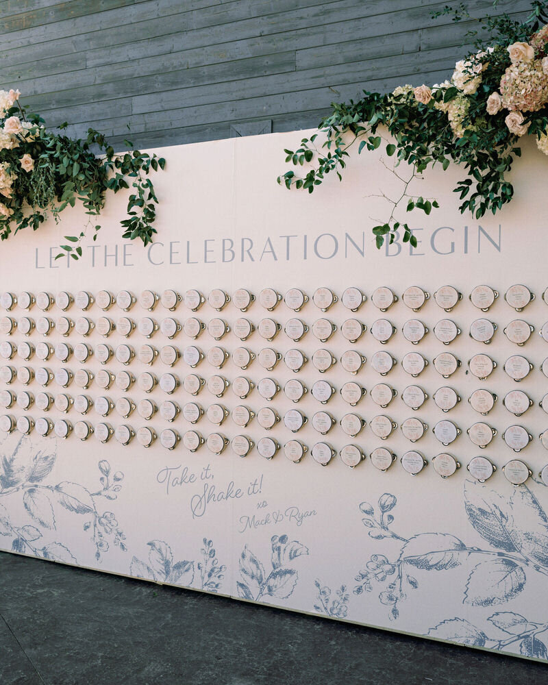 tamborine wedding wall by @wedluxecreative for @gobella