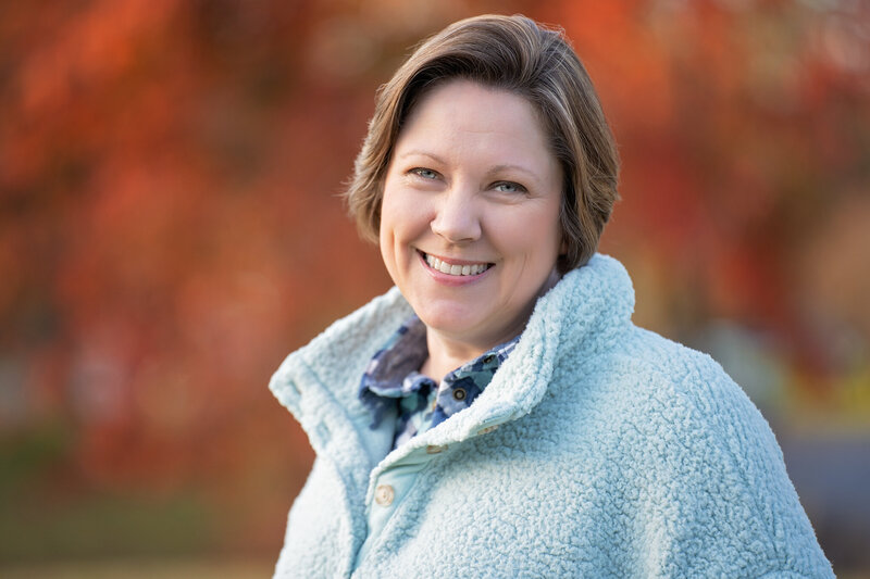Lyn Mizell is the top newborn, cake smash, and family photographer on the Peninsula in Newport News, serving all of Hampton Roads, Virginia, including Chesapeake, Hampton, Suffolk, Williamsburg, Yorktown, and Virginia Beach.