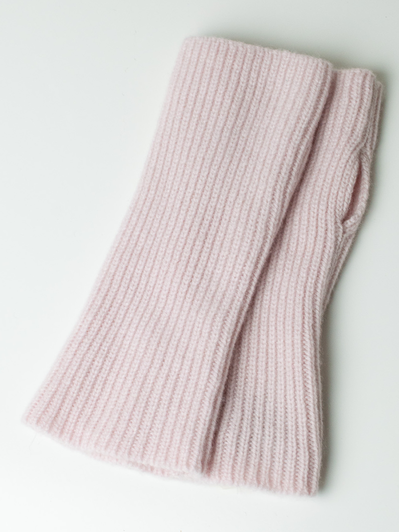 Seattle Mitts Cashmere Shell Pink flat.png