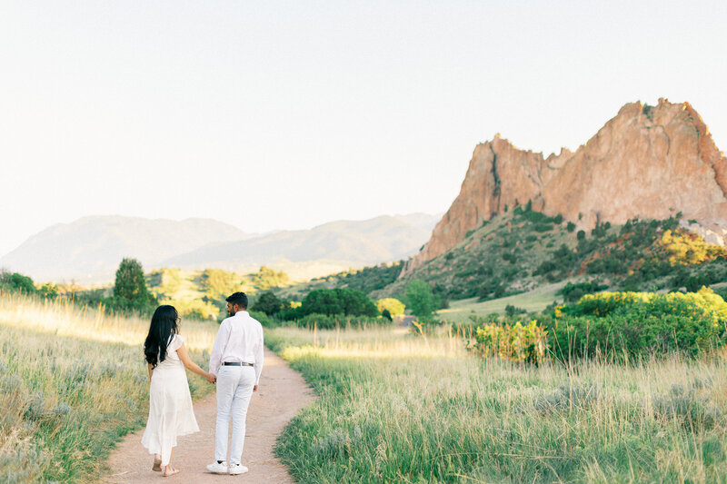 Garden-Of-The-Gods-Engagement-Photos-8