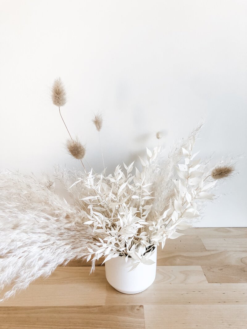 wedding-florist-phoenix-neutral-dried-arrangement