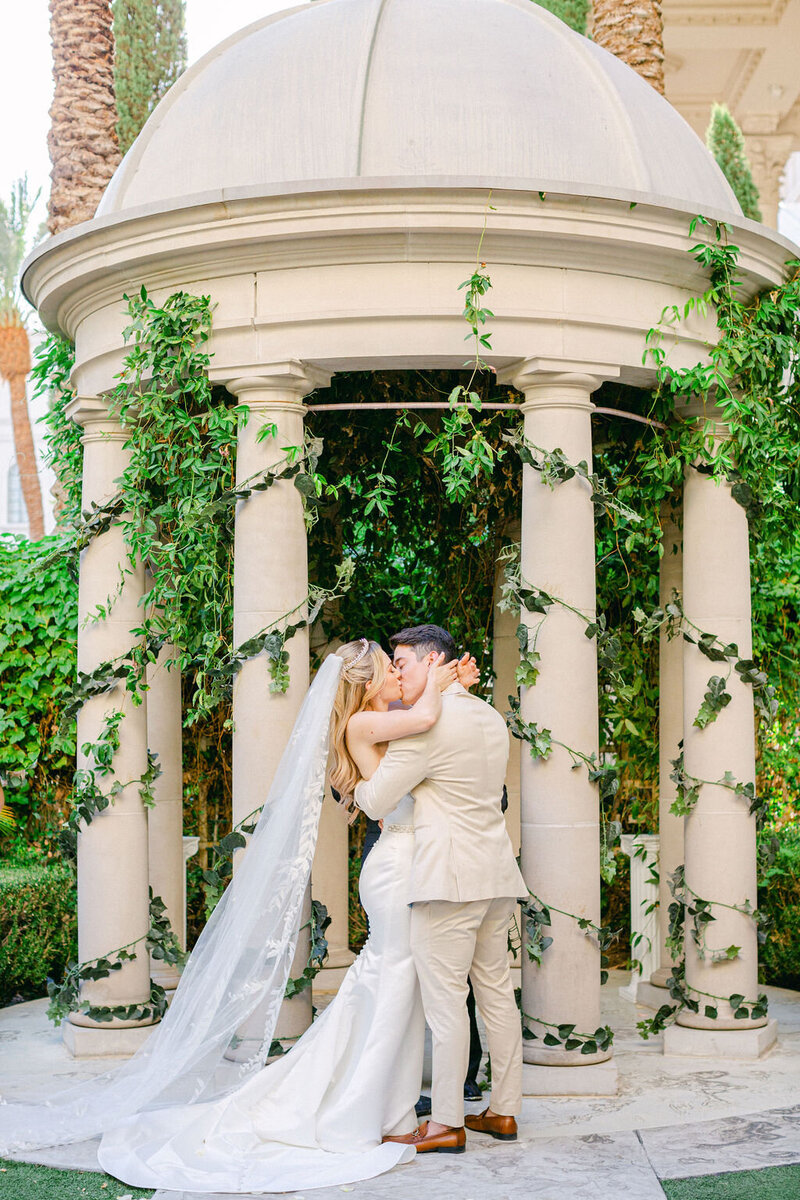 first kiss ceremony photo