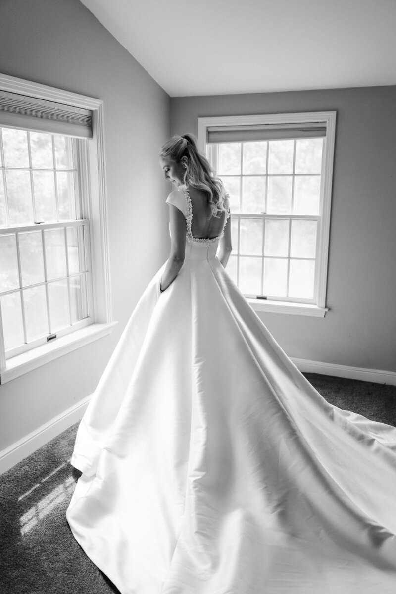 5_dramatic_wedding_gown_dutch_designer