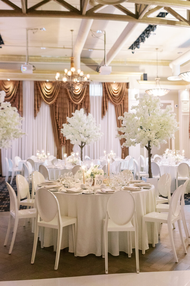 toronto-wedding-photographer-richelle-hunter-michael-bianca-liuna-station-Kendon Design Co. GTA Niagara Florist Wedding Planner-861