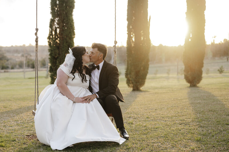 Sunset wedding photos at Elvera Gardens in Mildura VIC