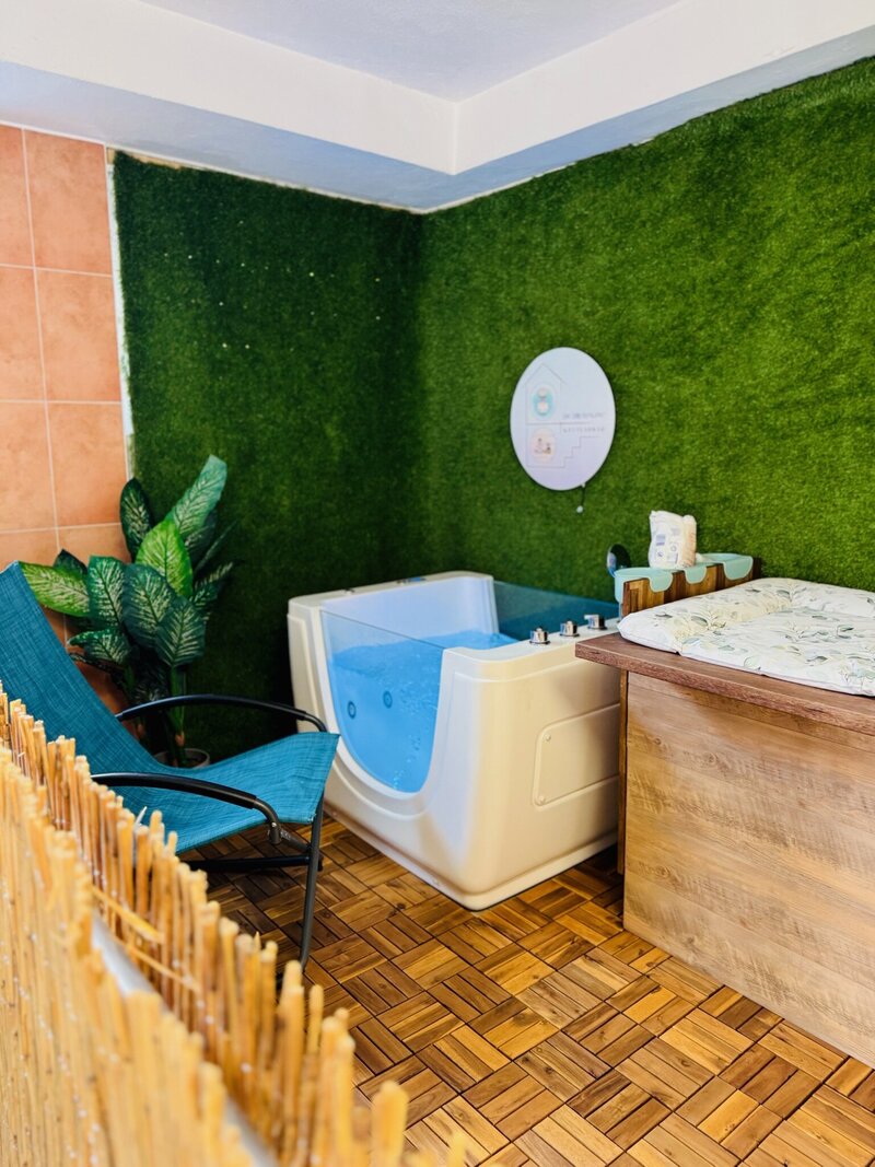 Floating in Frankfurt im Baby Spa mit Mama