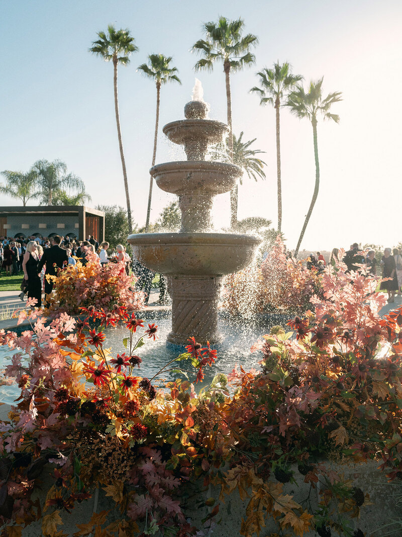 Autumn-Maximalist-Wedding-with-rich-tones-blue-velvet-draping-Ashley-Ludaescher-Photography-Vanessa-Noel-Events-0026