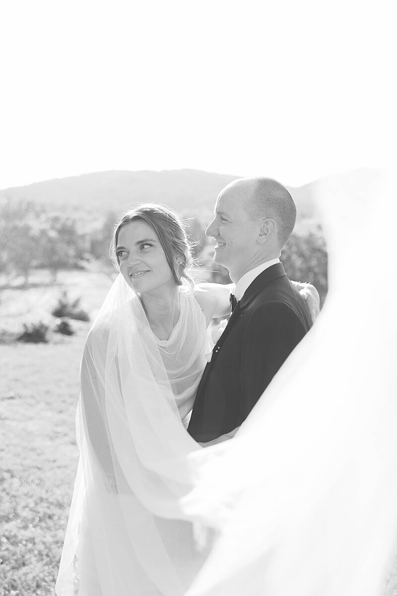 blacksburg-country-club-wedding-couple-outdoor-photos-in-the-scenic-landscape-of-blacksburg-country-club