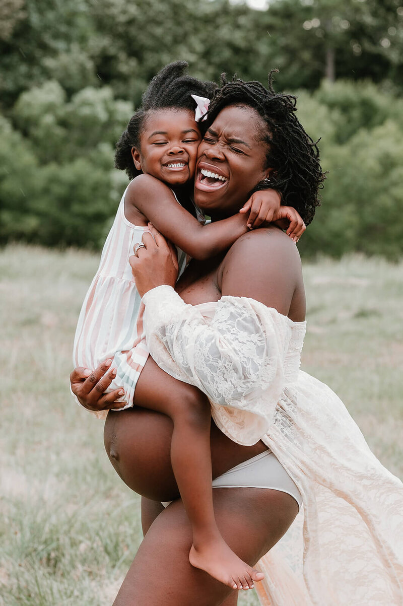 mother-daughter-maternity-photo-field-charlotte