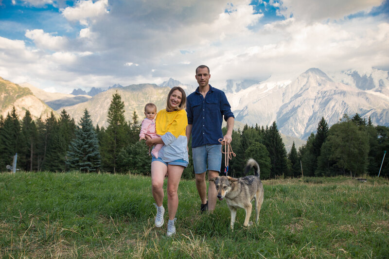 Amazing family photo shoot with beautiful place 