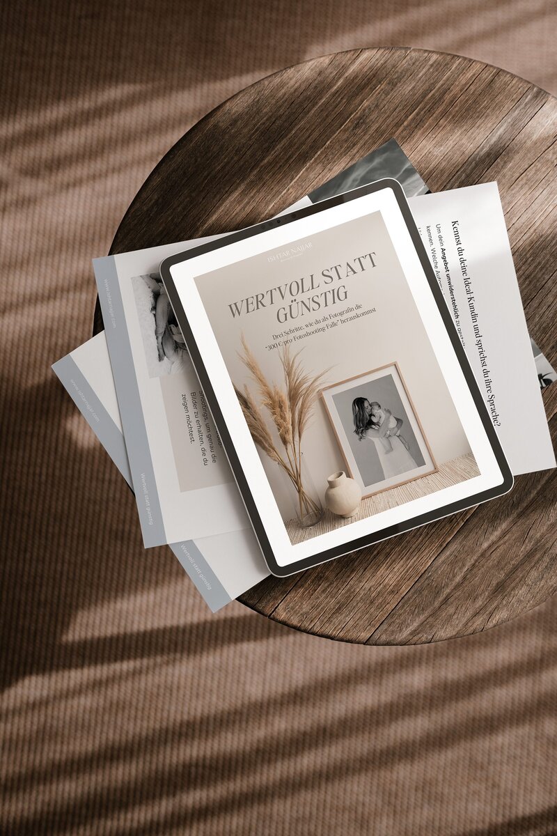 So verkaufst du als Fotografin deine Arbeit nicht mehr unter Wert. Lade dir das Gratis Ebook herunter.