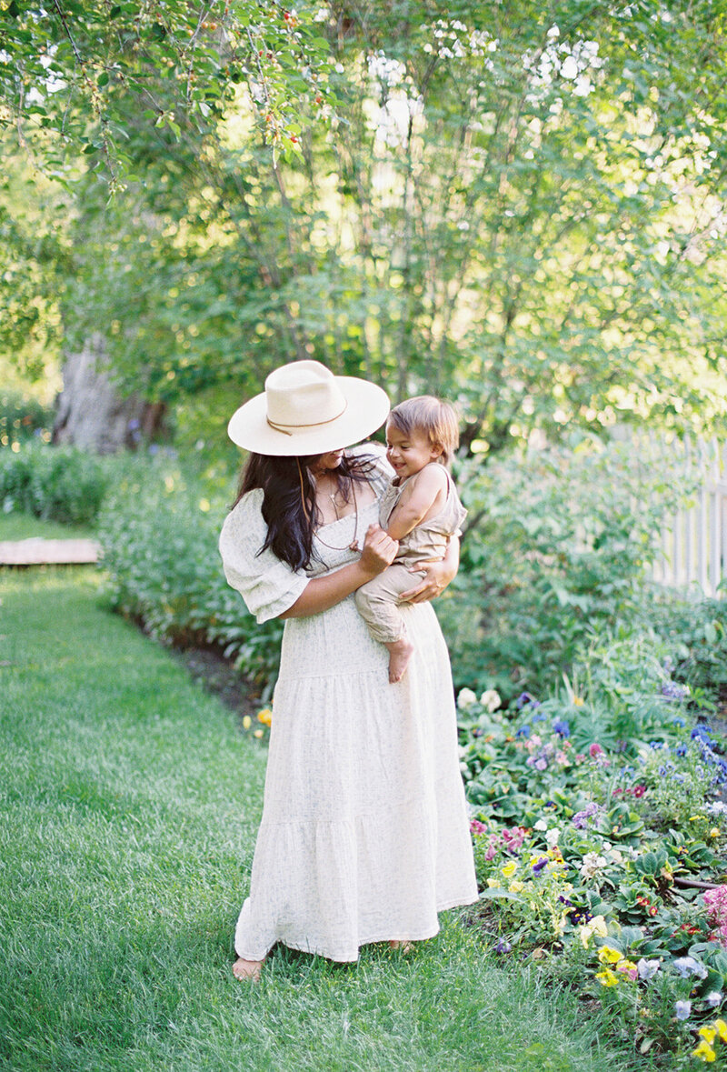 studio-dukesa-hannah-mann-fine-art-motherhood-film-photography-showit-design-partner-100