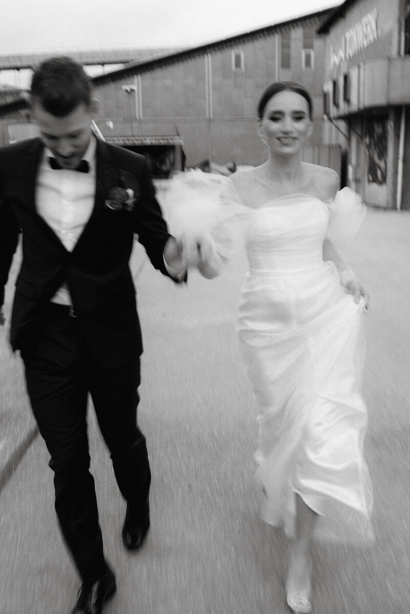 wedding-couple-running