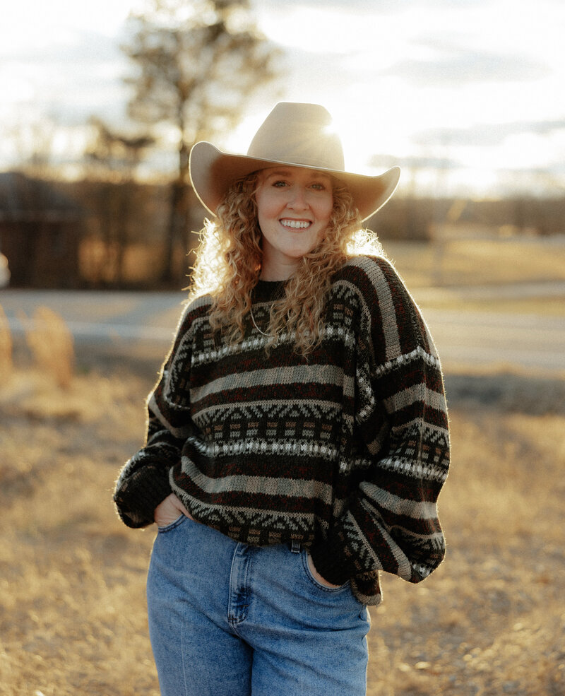 Western wedding and lifestyle photographer based in Arkansas.