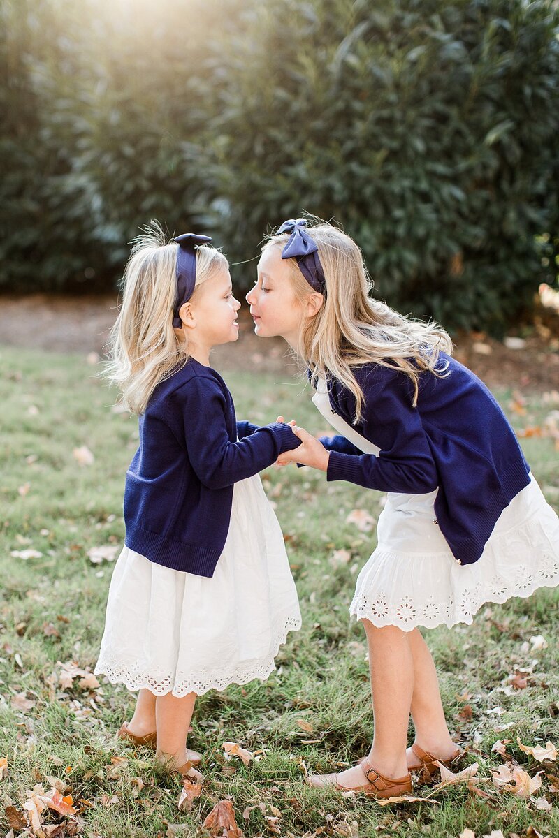 sisters by knoxville wedding photographer, amanda may photos