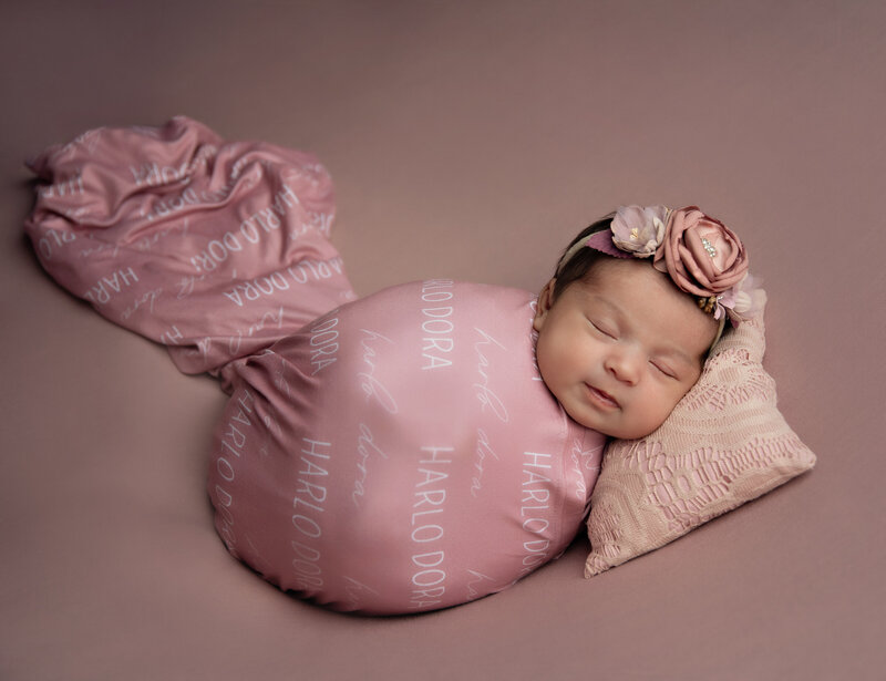 newbornboygirlmaternityquinceanerateendancenewbabybestphotographertudiofamilybirthdaynewbornboyamilynewborngirlfirstbirthdayportraiturephotographystudioportraitsnewborngirlboyfamilyEvaMaganaPhotographychildphotographer (7 of 9)