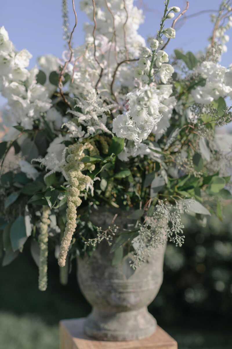 Since 2009, Deborah Zoe Photography has been synonymous with seamlessly capturing luxury weddings and events of all sizes hosted in some of New England's most storied locations. 