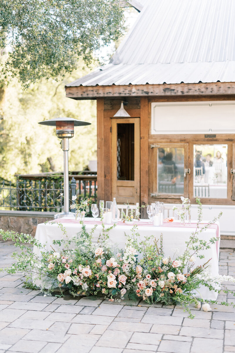 sweetheart table flowers in napa valley triple s ranch