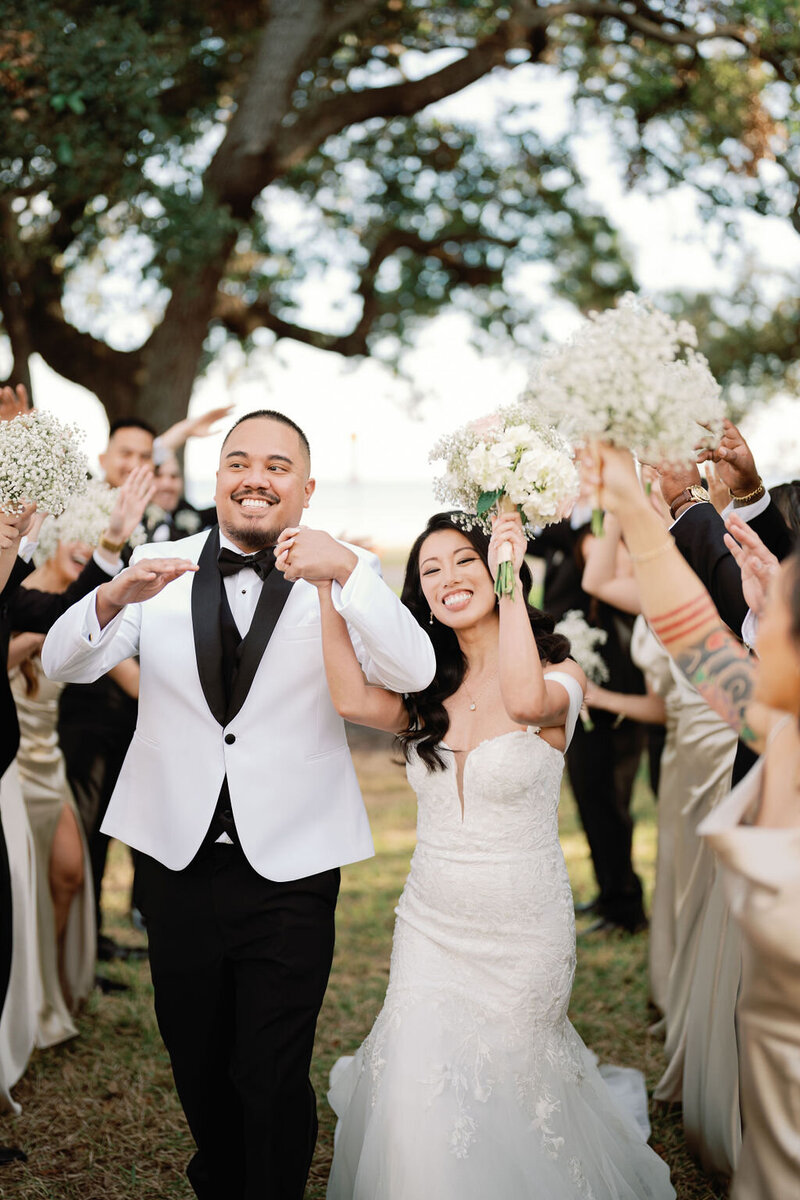 Tampa Garden Club wedding with Vietnamese tea ceremony and modern romance