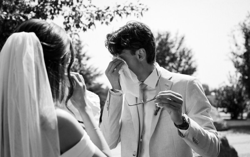 Documentary Wedding Photography | Candid Guest Photos
