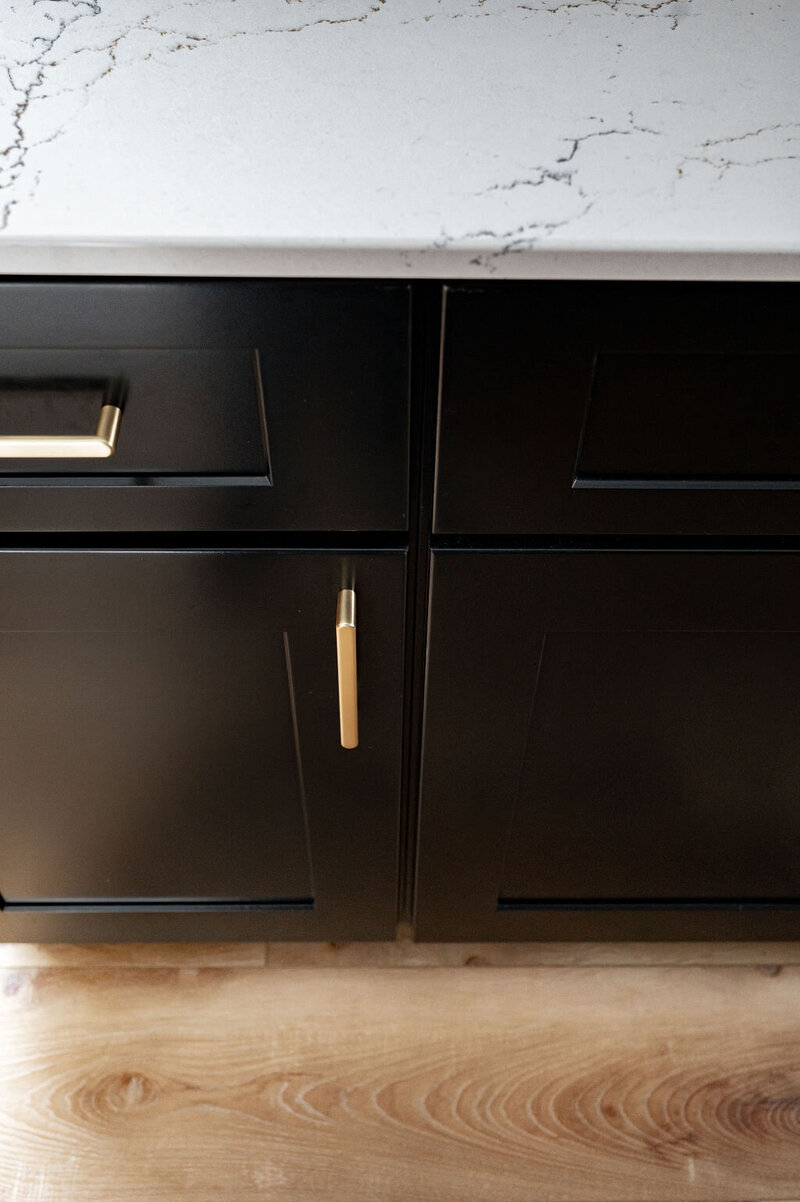 luxury-black-kitchen-cabinets