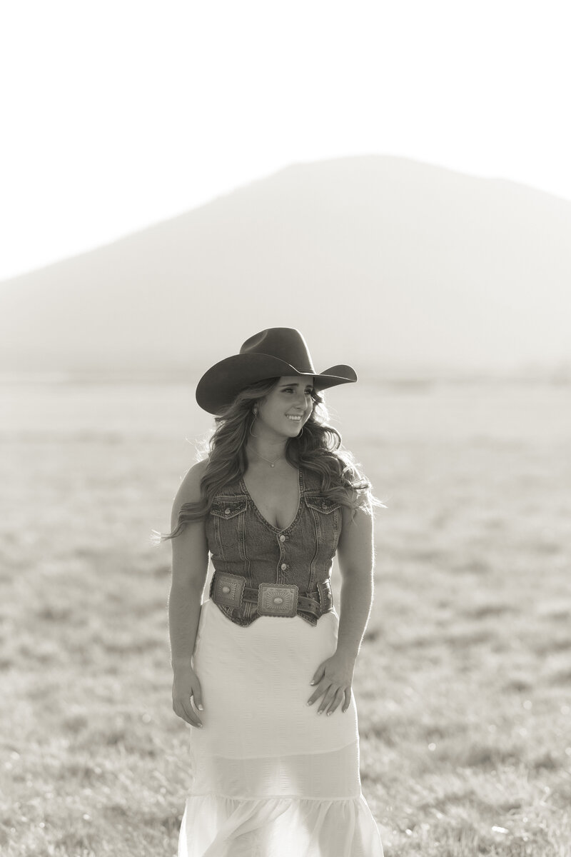 HaileyHutchings281bw