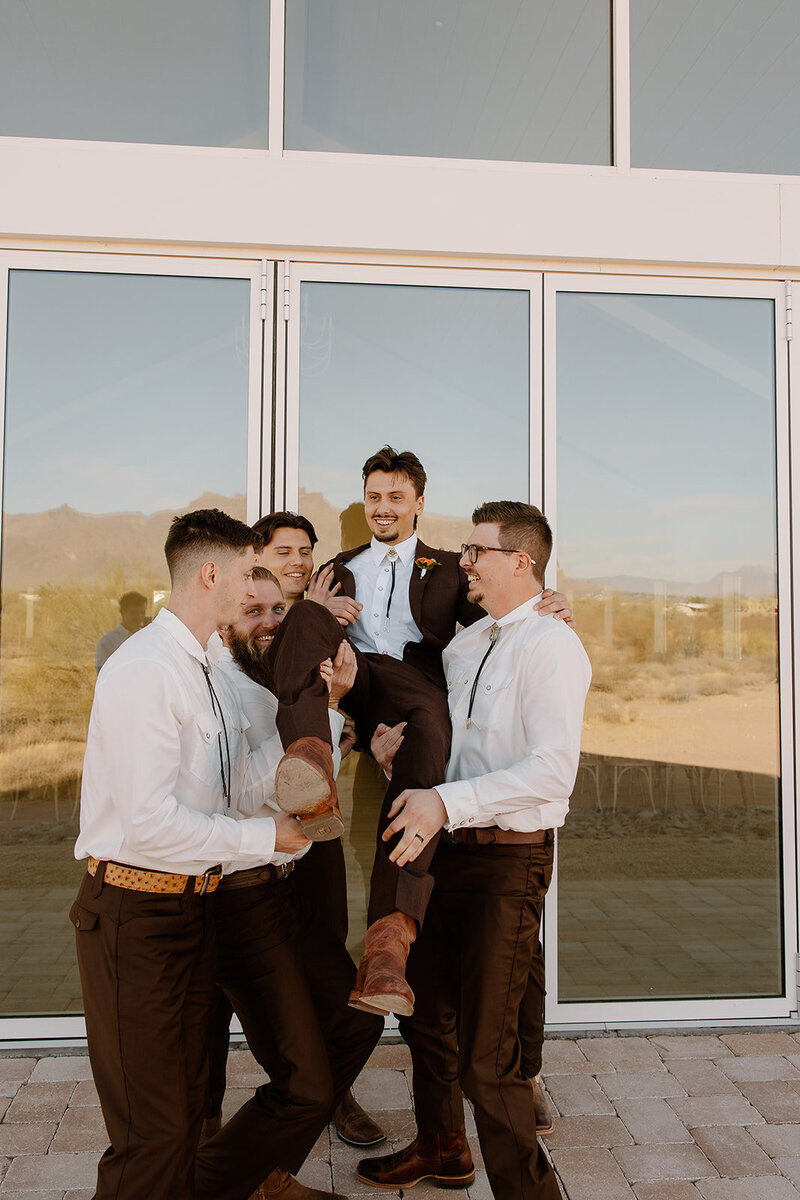 jami-oliver-wedding-preview-taylorraephotofilm-59