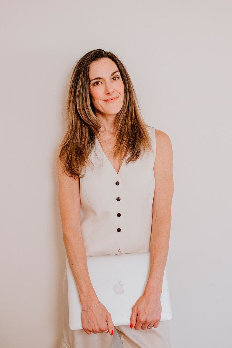 laura-baer-founder-baer-brand-studio-VIP-DAY