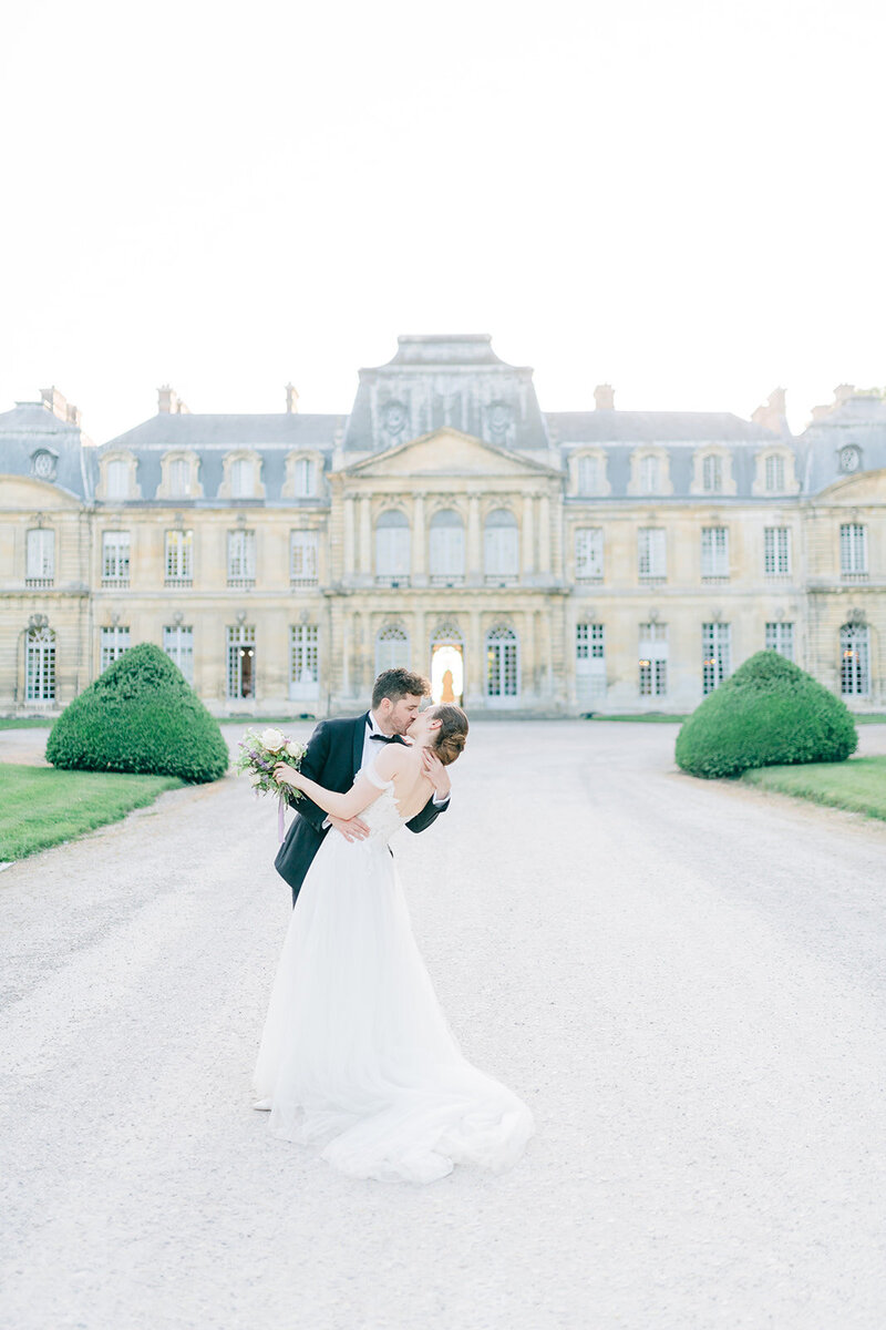 Morgane Ball Photographer Wedding Chateau de Champlatreux Paris France traiteur Grand Chemin