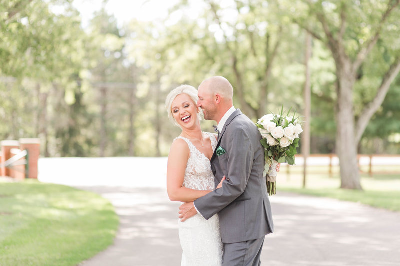 summer wedding at pineview acres in massillon ohio photographed by jamie lynette photography canton ohio wedding photographer