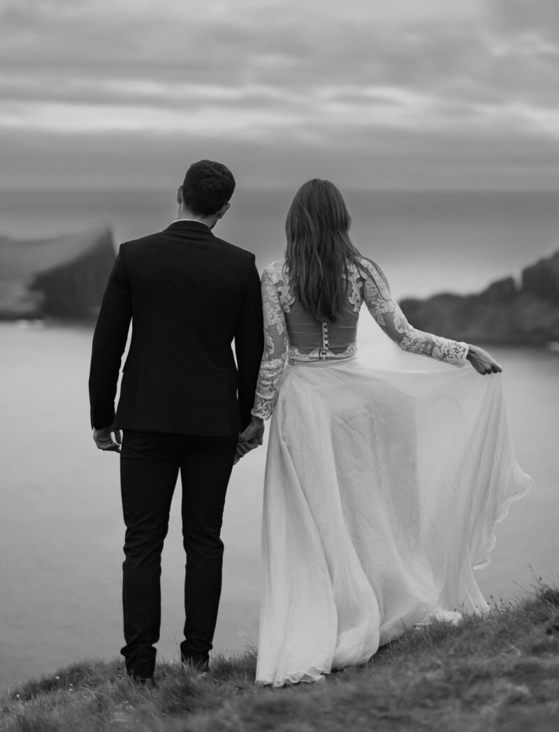 Adventure elopement in the Faroe Islands – first dance on cliffs above the ocean.