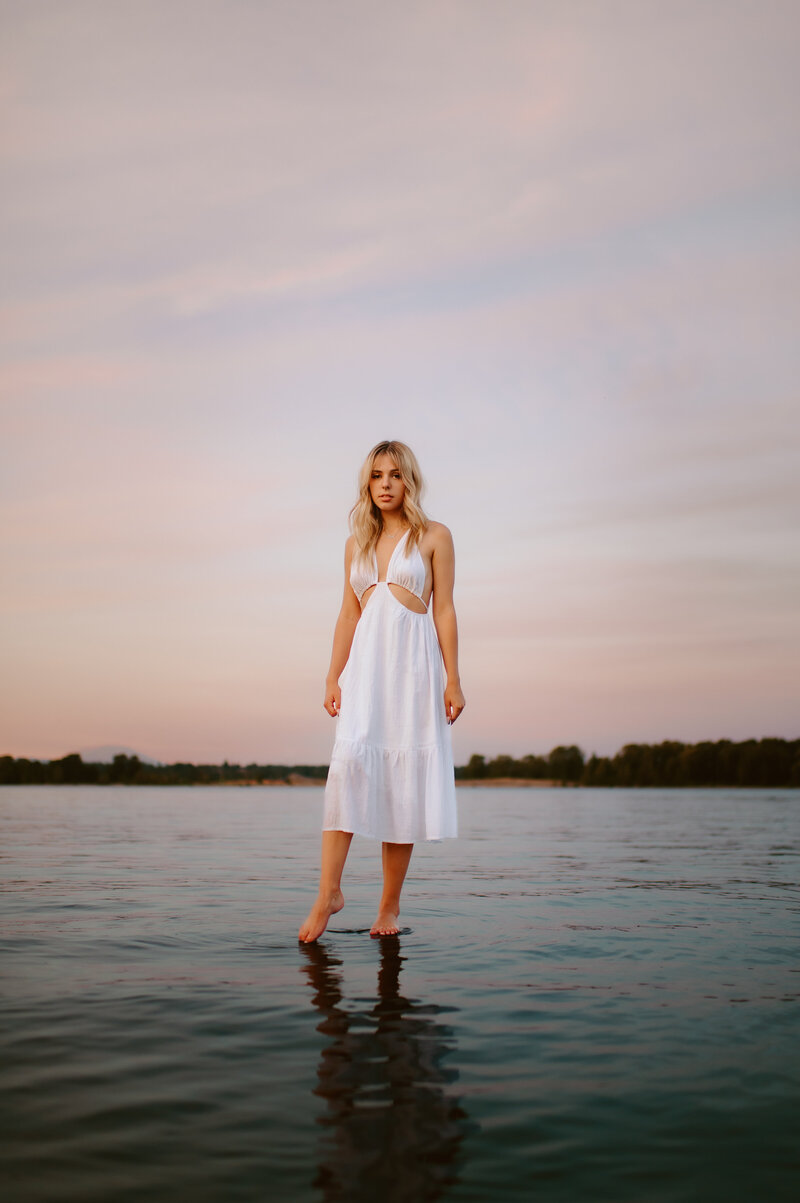Portland Oregon Sunset Senior Photos Lake