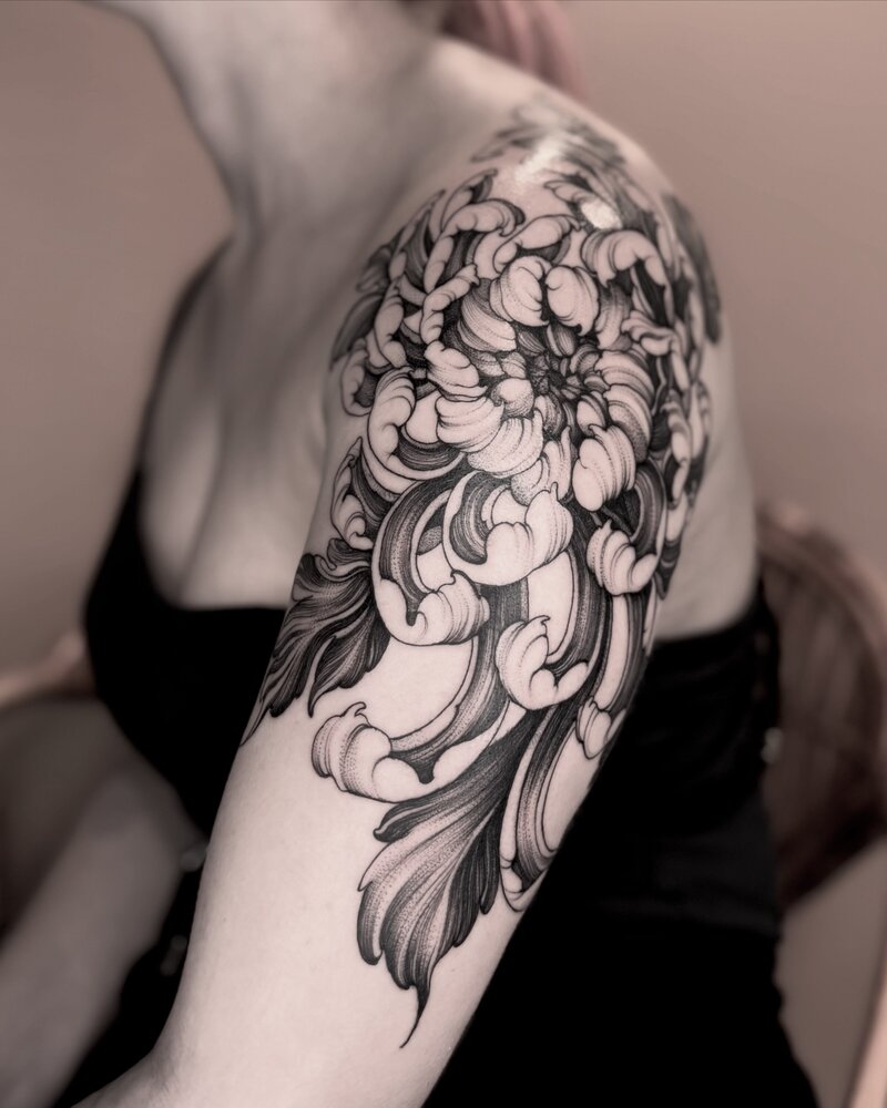 oxfordshire-illustrative-black-work-tattoo