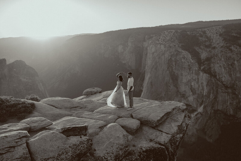 bride and groom at tunnel view yosemite