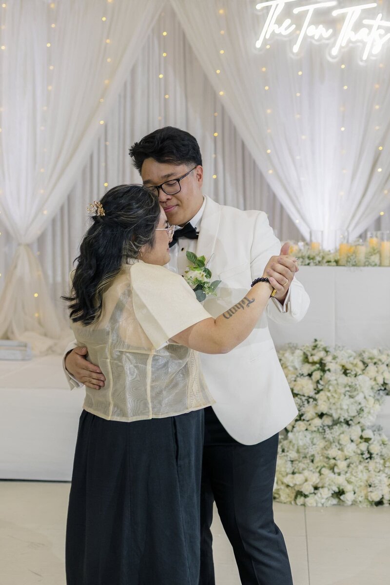 Timeless Tales Creatives - Elegant Filipino Wedding in Edmonton Alberta at the Grand Imperial Wedding Venue (235)