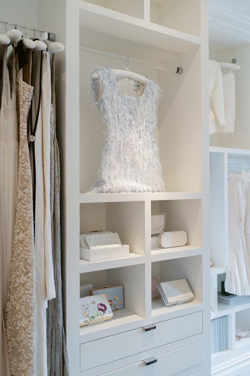 Editorial photoshoot in New York featuring Sara Nicole Vintage and Julbox high-end luxury bridal fashion. Exclusive vintage wedding gown captured in a New York bridal editorial.