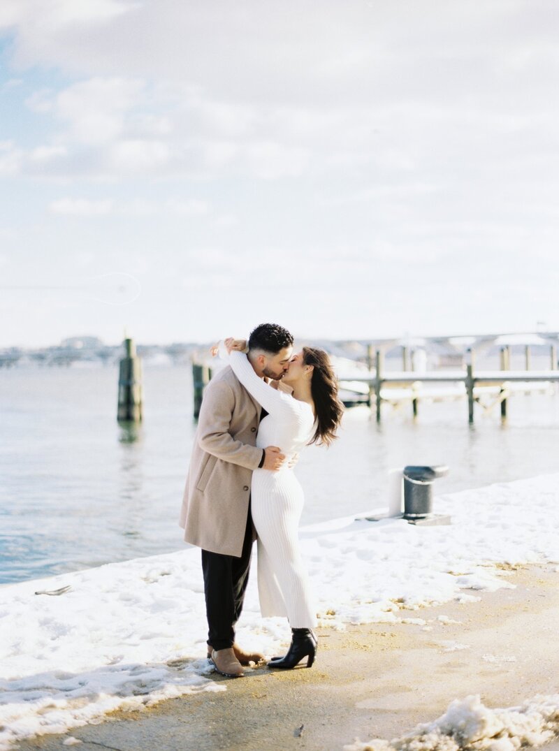 Engagement session in the winter by the water in Old town Alexandria