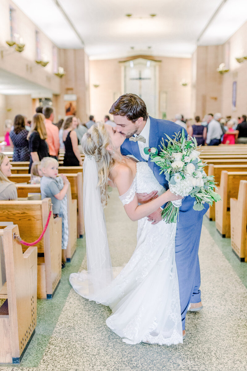 https://alisha-marie.com/2023/04/sirissa-and-noah-fall-wedding-in-altoona-wisconsin/
