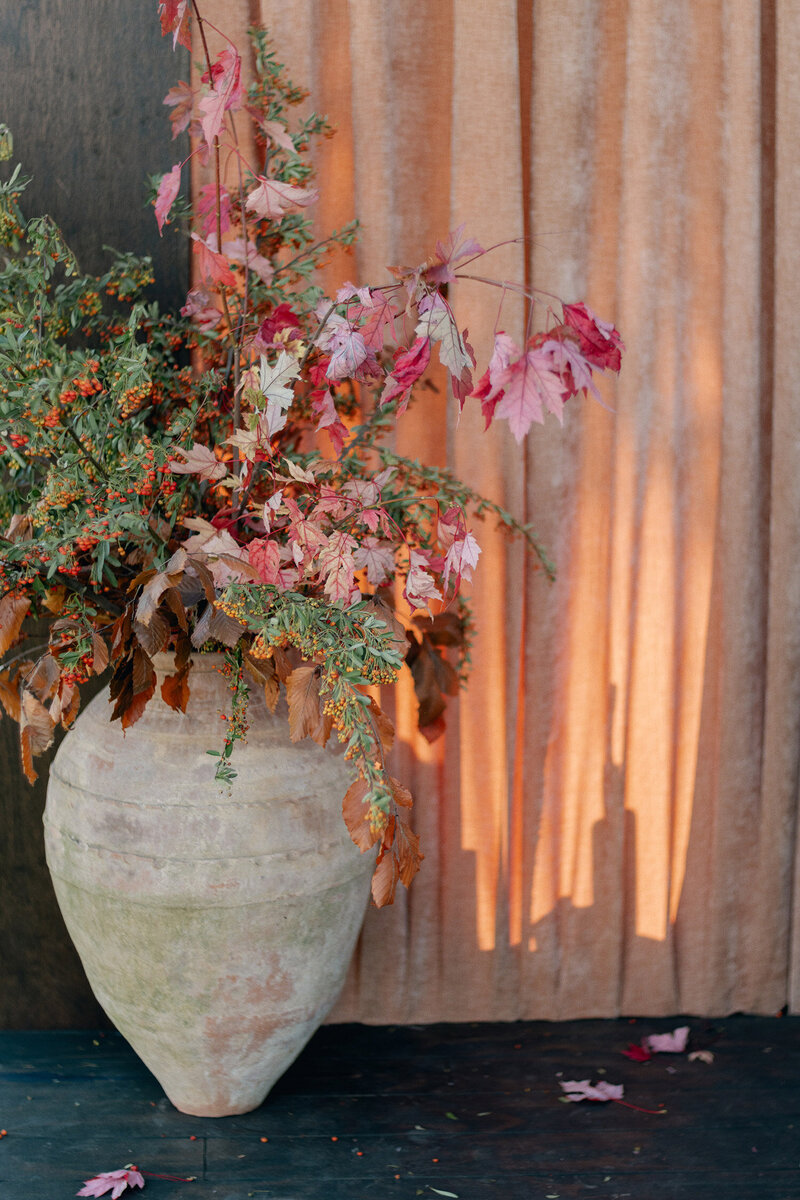 Autumn-Maximalist-Wedding-with-rich-tones-blue-velvet-draping-Ashley-Ludaescher-Photography-Vanessa-Noel-Events-0050