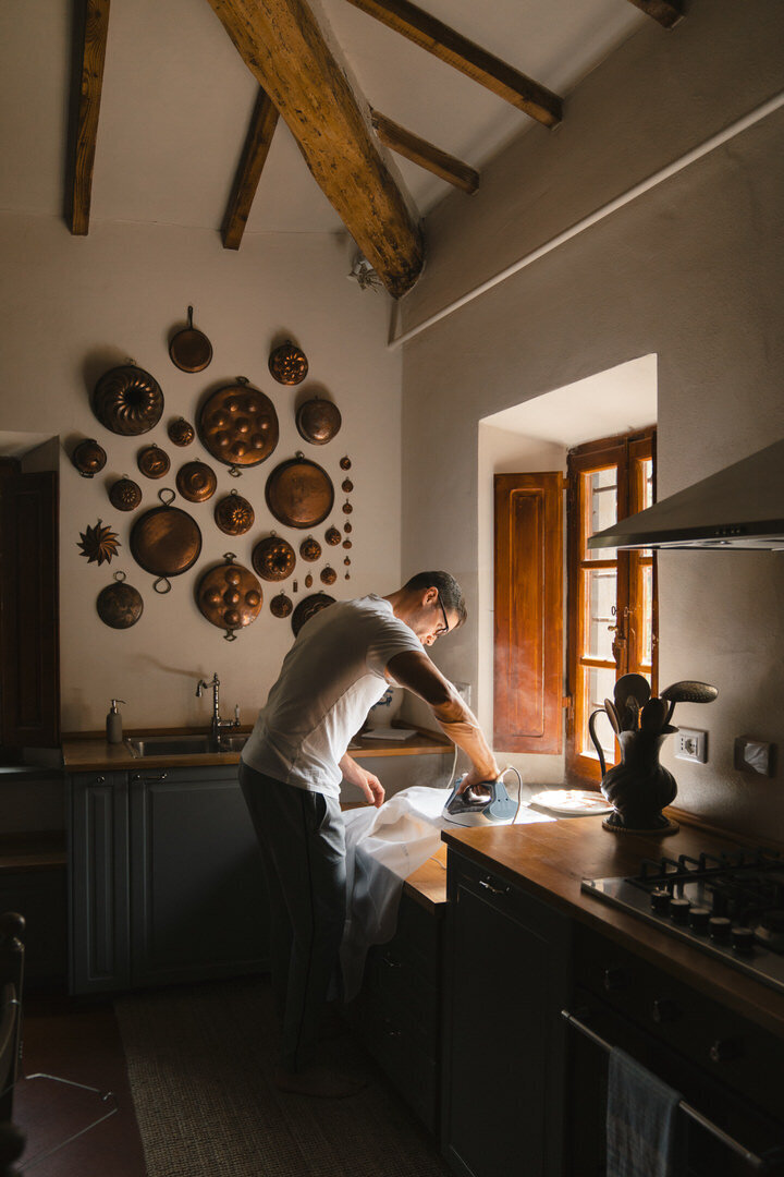 il-villino-farmhouse-italy-elopement-mimi-anthony-8