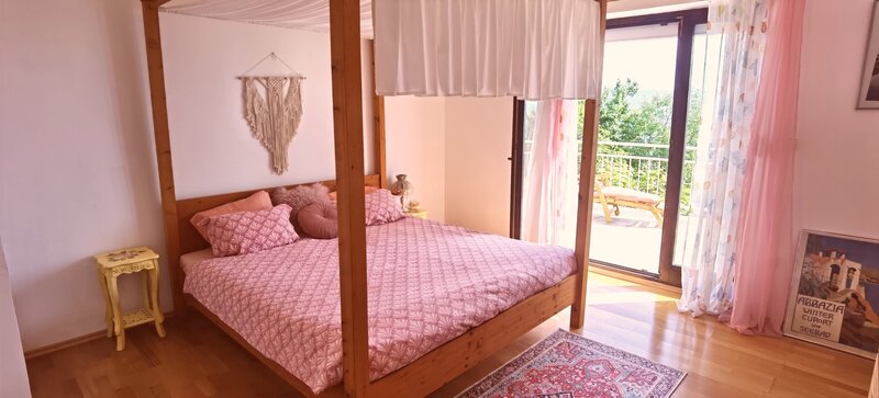 Yoga & Self-love Retreats 2024 Best Retreat Croatia Best Retreat Europe Self-love Womens Retreat Best Retreats by Tosca Peric Retreat Organizer Feminine Embodiment Coach and Mentor Tosca Peric Best Embodiment Mentor