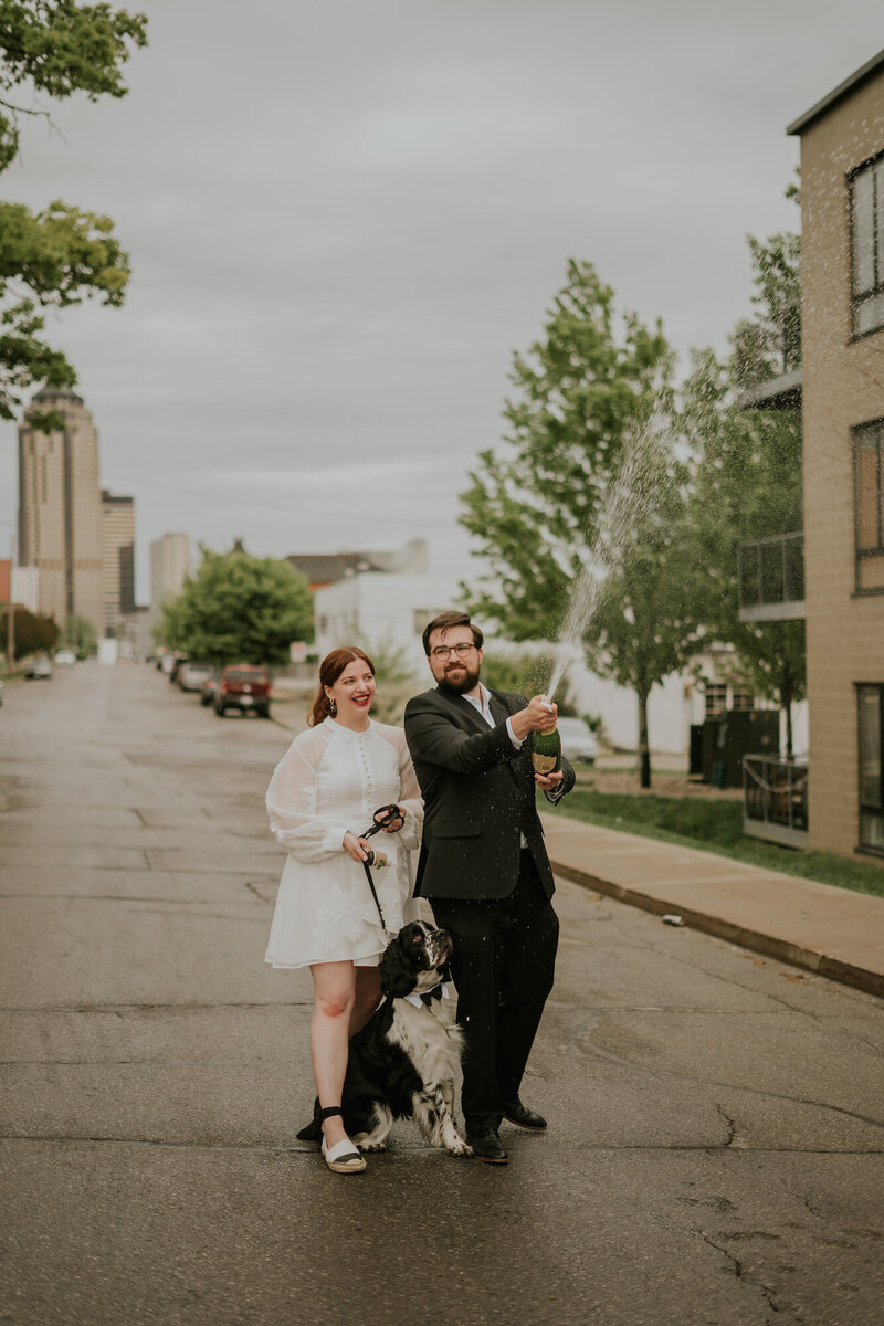 downtown-des-moines-elopement
