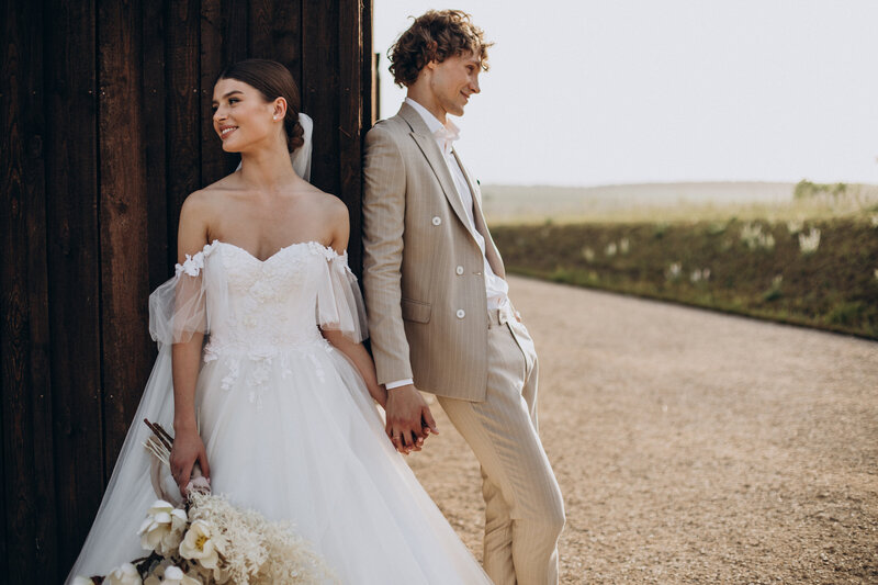 young-wedding-couple-their-wedding (5)