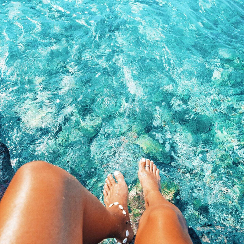 kellyyhill_hawaii_beautiful_water_feet
