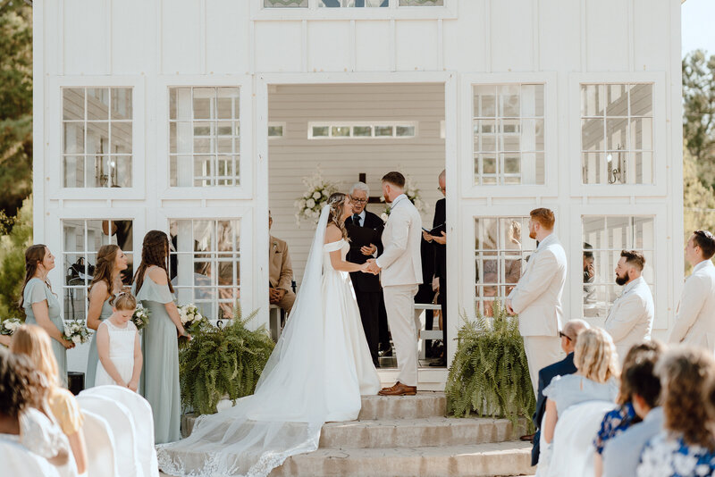 texas-wedding-photographer-angelina-loreta-photography-college-station-houston-magnolia-montgomery-bride-bouquet-groom-94