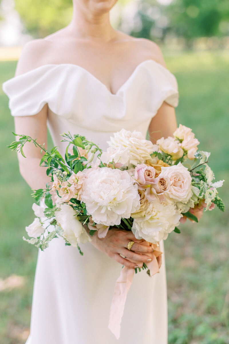 Chzteau wedding - Wedding dress - wedding bouquet